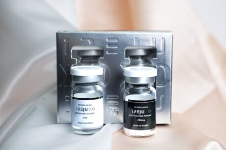 iREJU XO two vials and box white pink silk